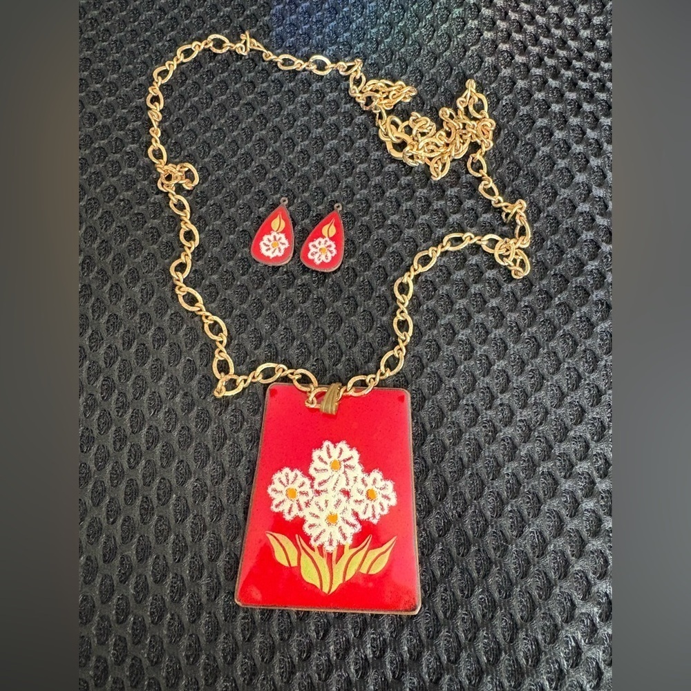 Cottagecore Red Enamel Daisy Flower Necklace & Earring Set | Mod Hippie Jewelry